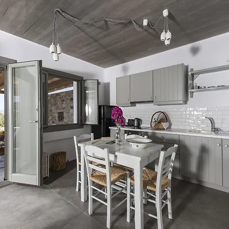 To Armiro Boutique * Maragkas