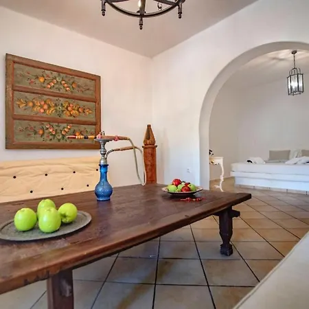 別荘 To Armiro Boutique Maragkas