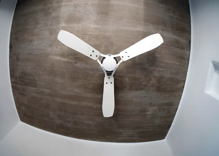 To Armiro Boutique * Maragkas