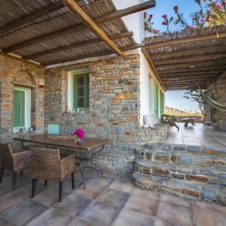 To Armiro Boutique Maragkas