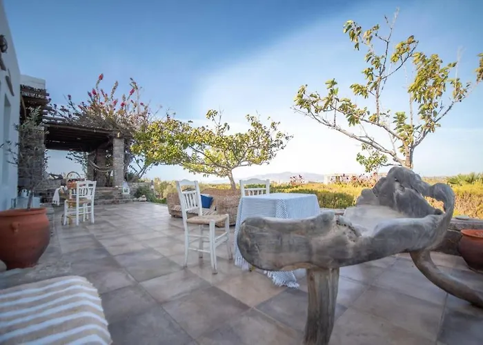 To Armiro Boutique Maragkas