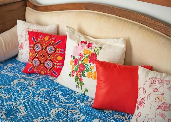 To Armiro Boutique * Maragkas