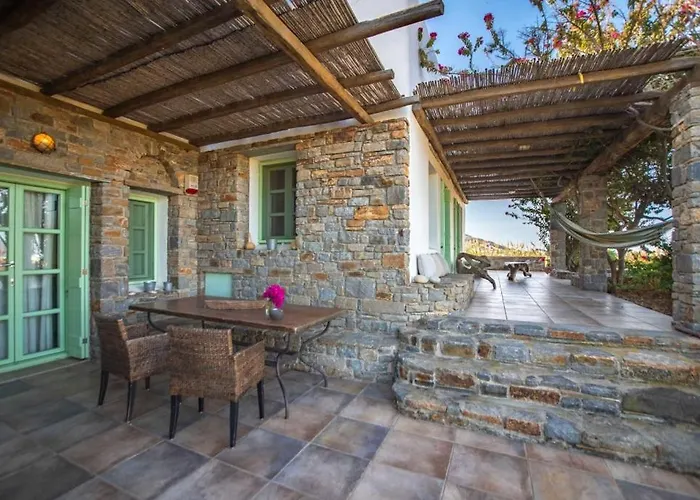 To Armiro Boutique Maragkas